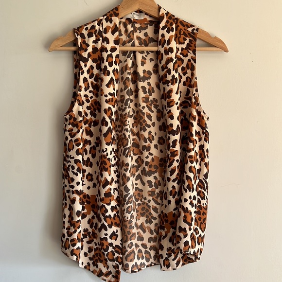 Babaton sleeveless blouse - Picture 2 of 4